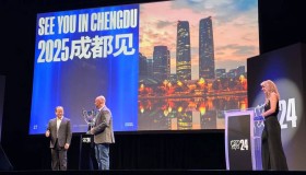 S15总决赛门票售罄引发黄牛炒票热议，赛事主办方承诺优化购票机制公平